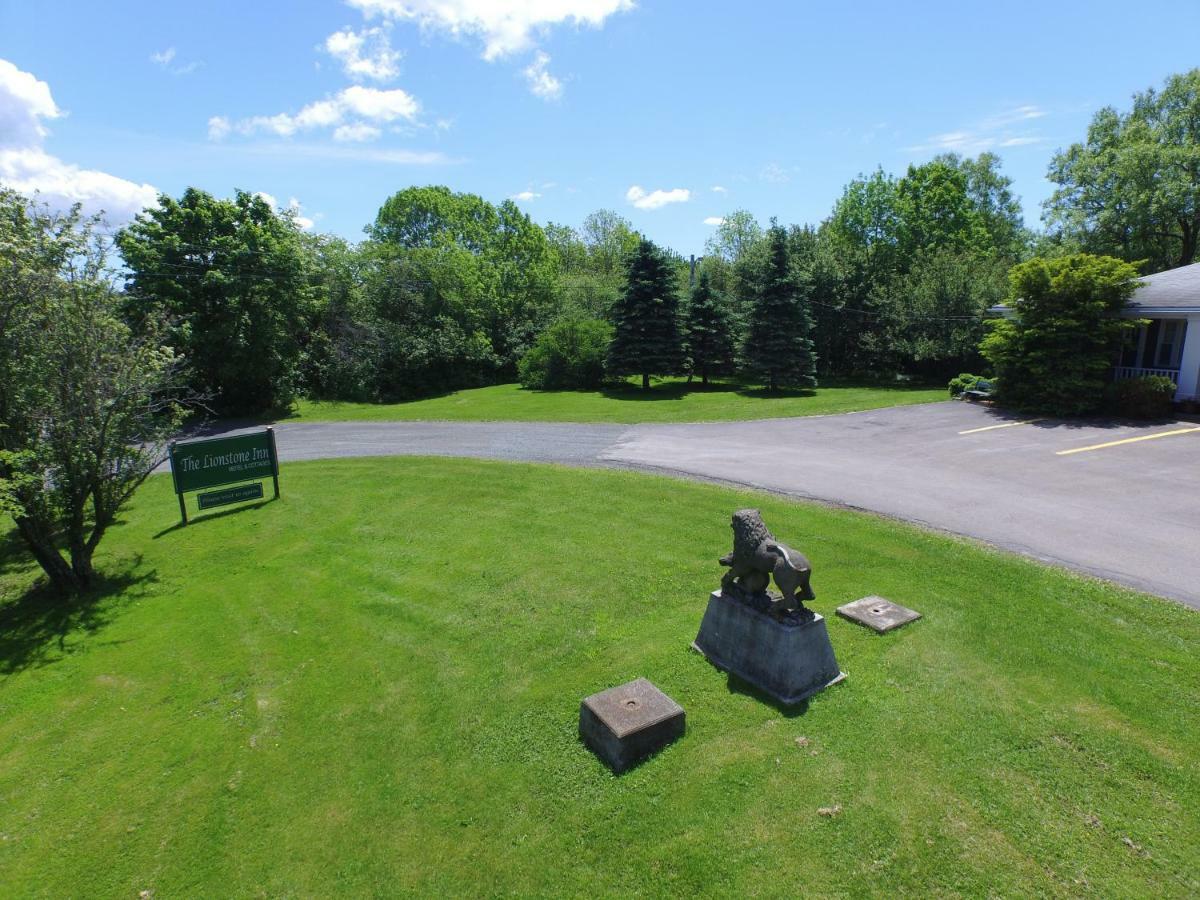 The Lionstone Inn Motel And Cottages Pictou Kültér fotó